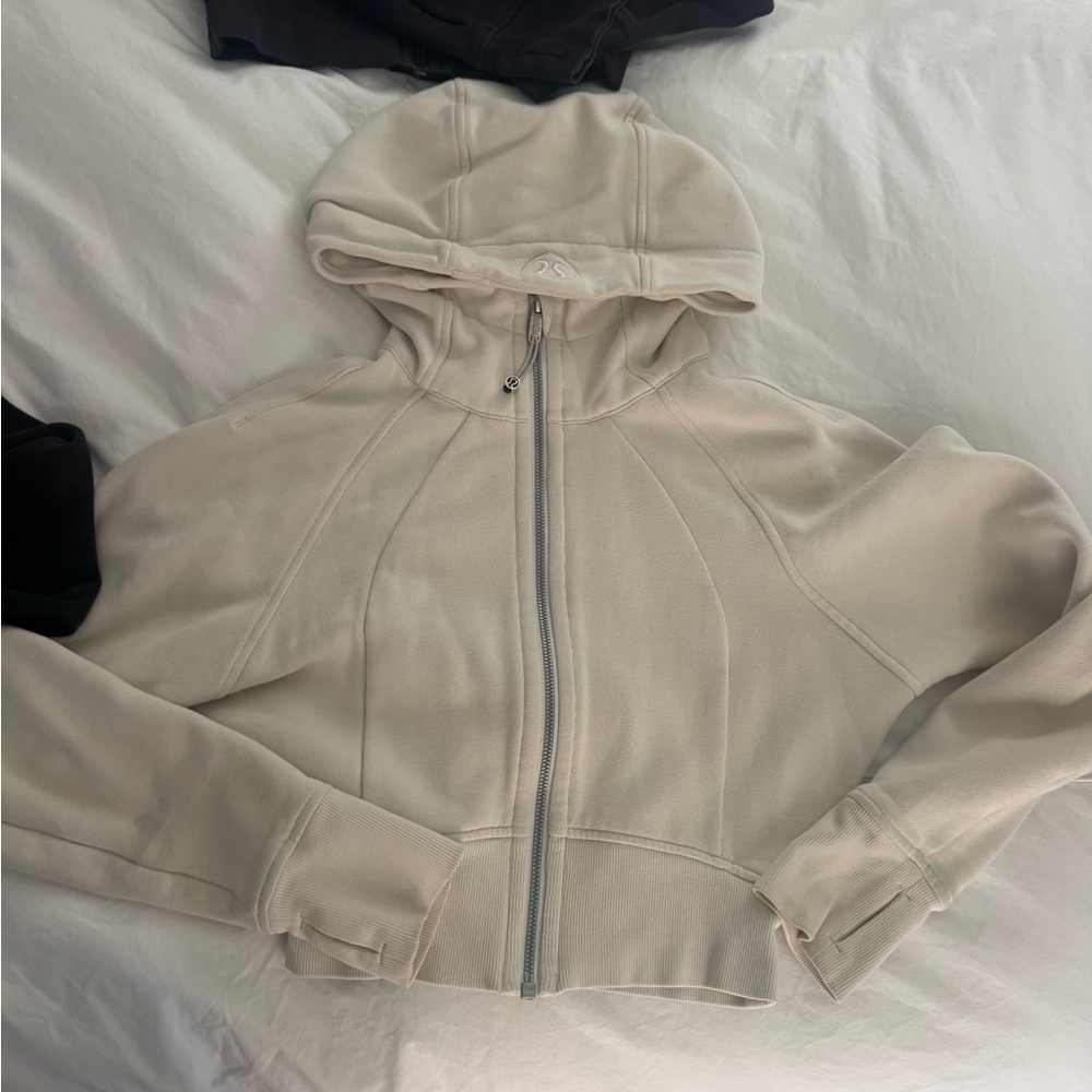 Lululemon size 4 bone color cropped full zip Scuba hoodie